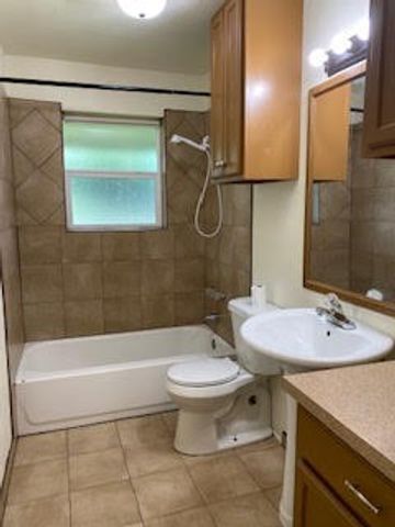 829 Sunnybrook Drive, Burleson, TX 76028