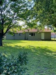 829 Sunnybrook Drive, Burleson, TX 76028