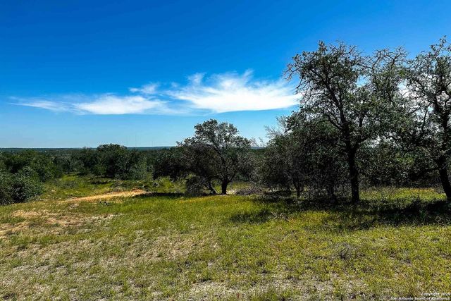 000 Fm 1303, Floresville, TX 78114