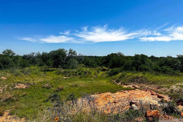 000 Fm 1303, Floresville, TX 78114