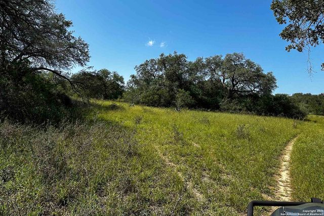 000 Fm 1303, Floresville, TX 78114