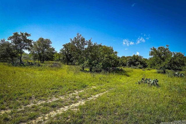 000 Fm 1303, Floresville, TX 78114