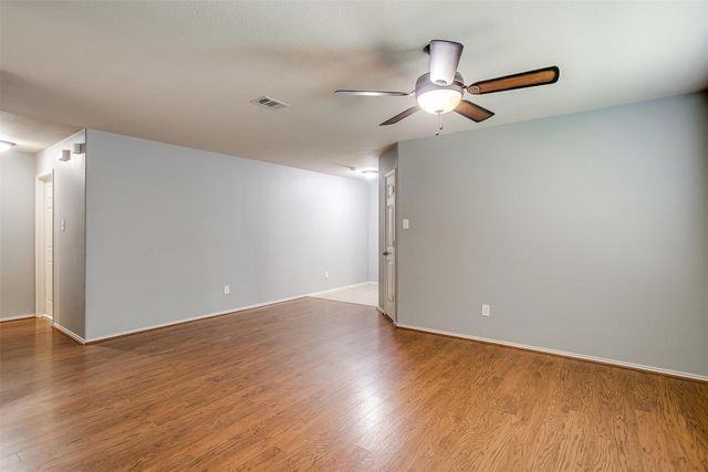 1347 Hillside Drive, Burleson, TX 76028