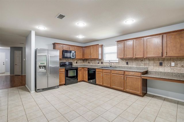 1347 Hillside Drive, Burleson, TX 76028