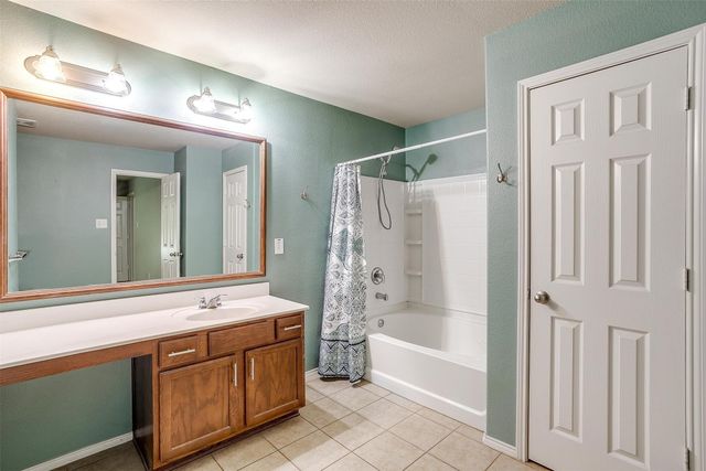 1347 Hillside Drive, Burleson, TX 76028