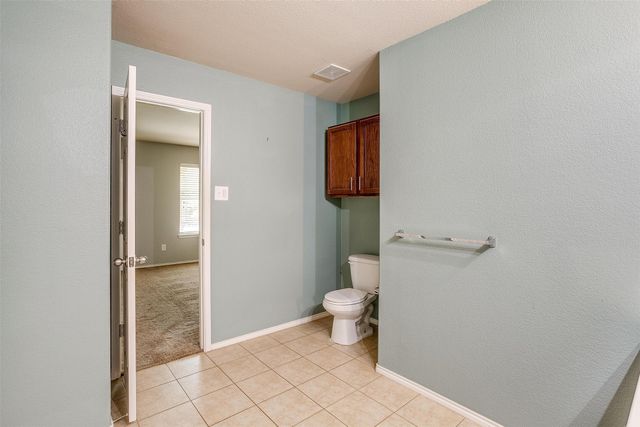 1347 Hillside Drive, Burleson, TX 76028