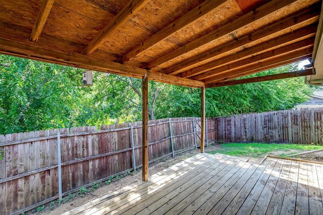 1347 Hillside Drive, Burleson, TX 76028