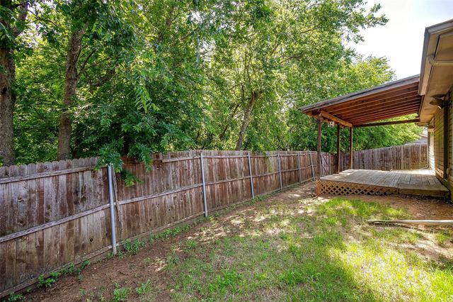 1347 Hillside Drive, Burleson, TX 76028