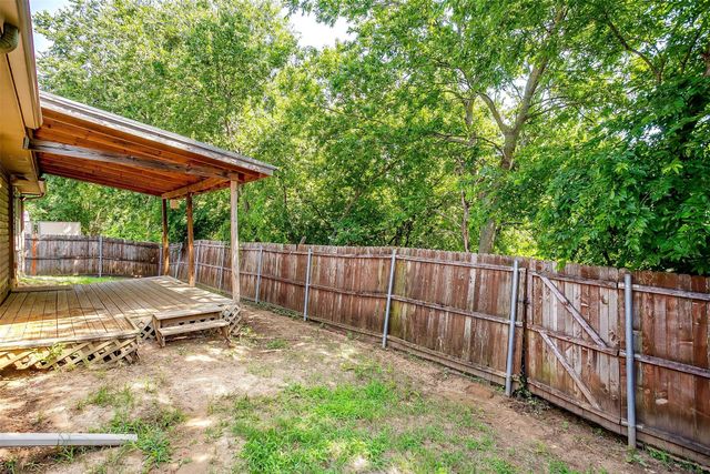1347 Hillside Drive, Burleson, TX 76028