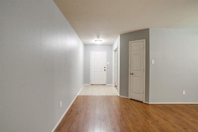1347 Hillside Drive, Burleson, TX 76028