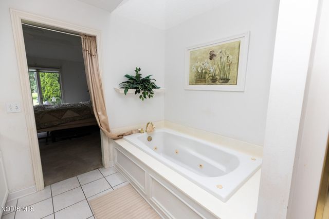 2342 Birch Run Court, Sylvania, OH 43560