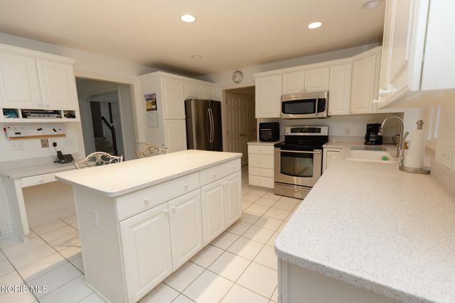 2342 Birch Run Court, Sylvania, OH 43560