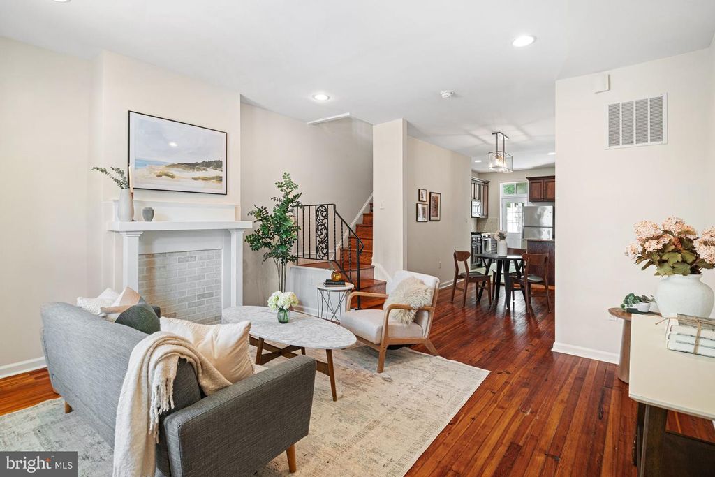 4021 DEXTER ST, Philadelphia, PA 19128
