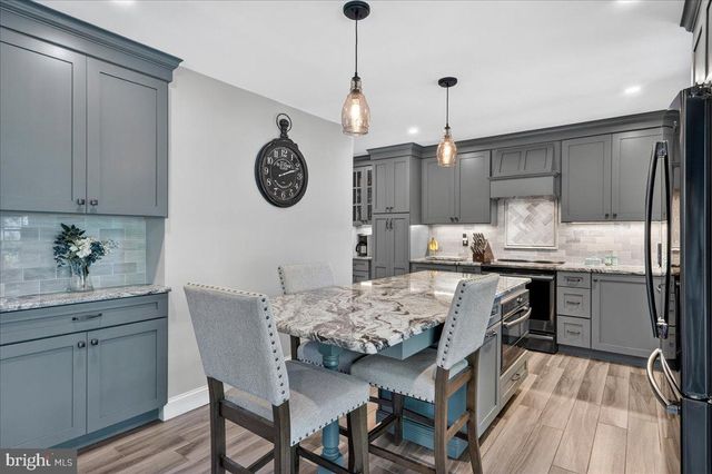 560 SUSAN DR, King Of Prussia, PA 19406