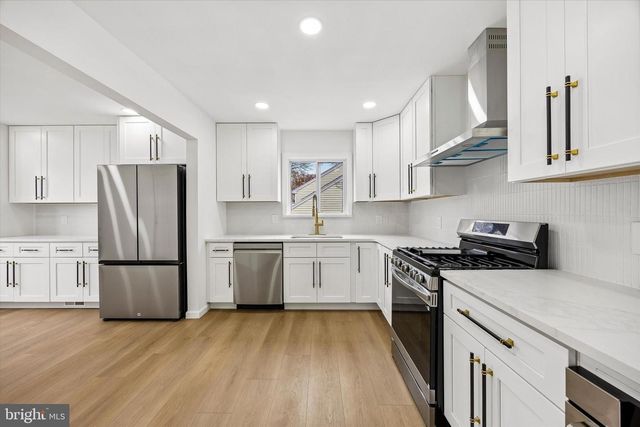 16 BUCKINGHAM RD, Marlton, NJ 08053