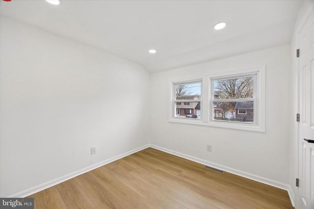 16 BUCKINGHAM RD, Marlton, NJ 08053