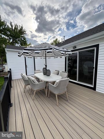 16 BUCKINGHAM RD, Marlton, NJ 08053