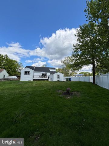 16 BUCKINGHAM RD, Marlton, NJ 08053