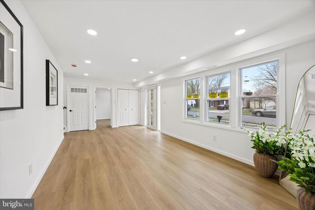 16 BUCKINGHAM RD, Marlton, NJ 08053