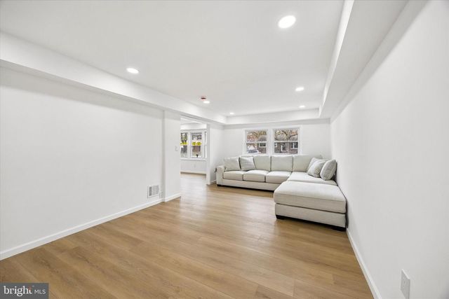 16 BUCKINGHAM RD, Marlton, NJ 08053