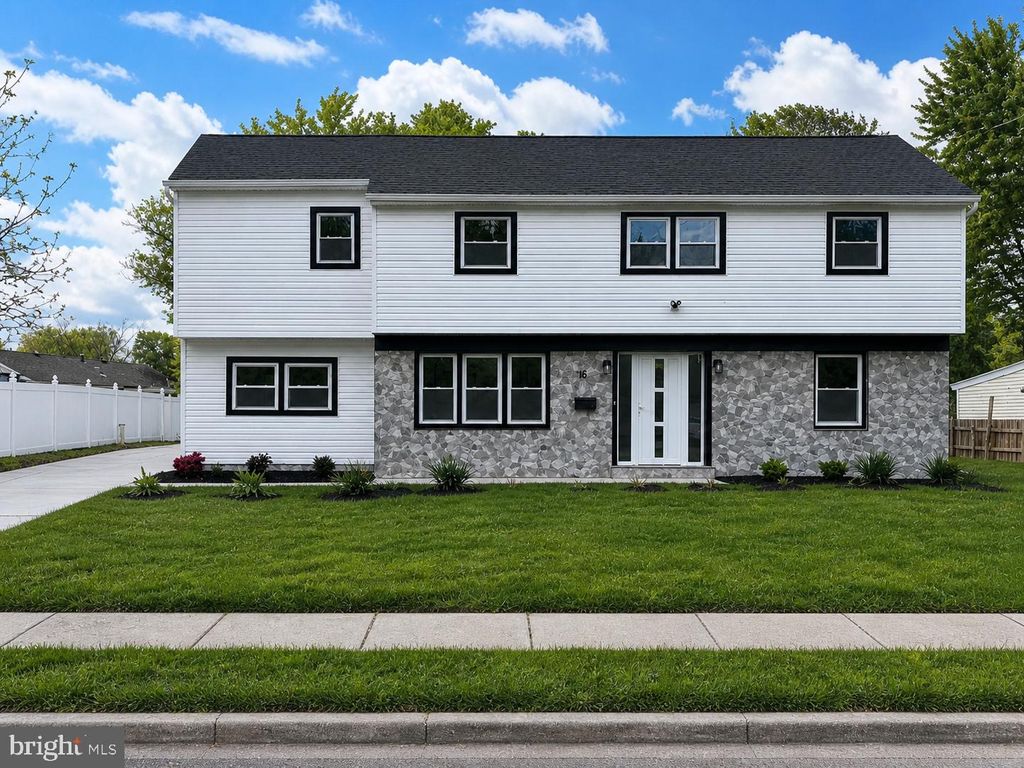 16 BUCKINGHAM RD, Marlton, NJ 08053