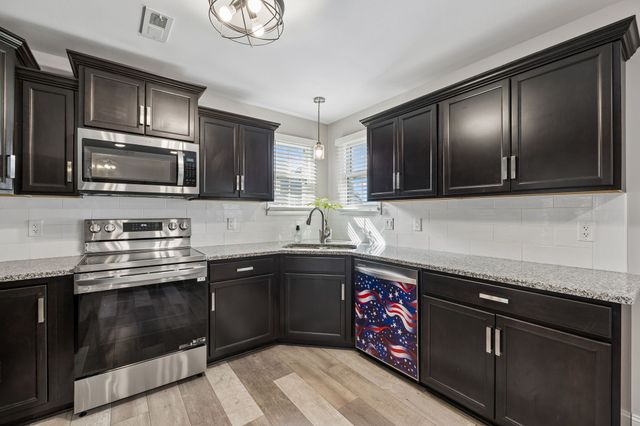 247 Stone Bluff Way, Clarksville, TN 37040