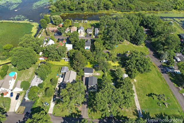 37925 N Lake Vista Terrace, Spring Grove, IL 60081