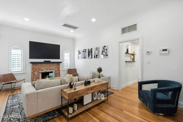 1126 W PORTLAND Street, Phoenix, AZ 85007