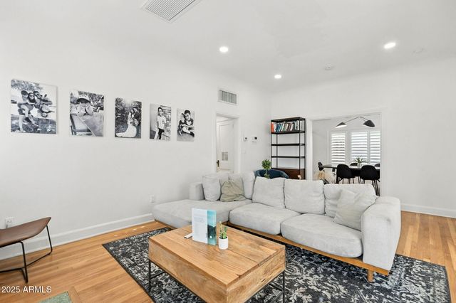 1126 W PORTLAND Street, Phoenix, AZ 85007