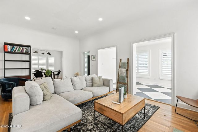 1126 W PORTLAND Street, Phoenix, AZ 85007