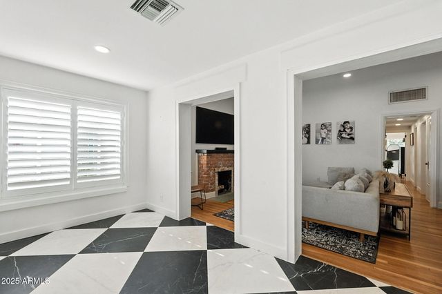 1126 W PORTLAND Street, Phoenix, AZ 85007