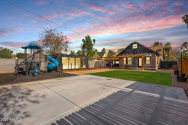 1126 W PORTLAND Street, Phoenix, AZ 85007