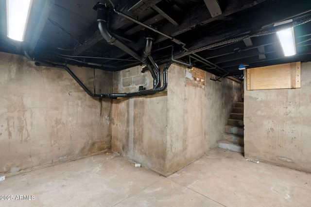 1126 W PORTLAND Street, Phoenix, AZ 85007