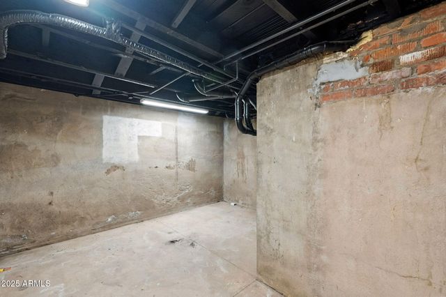 1126 W PORTLAND Street, Phoenix, AZ 85007