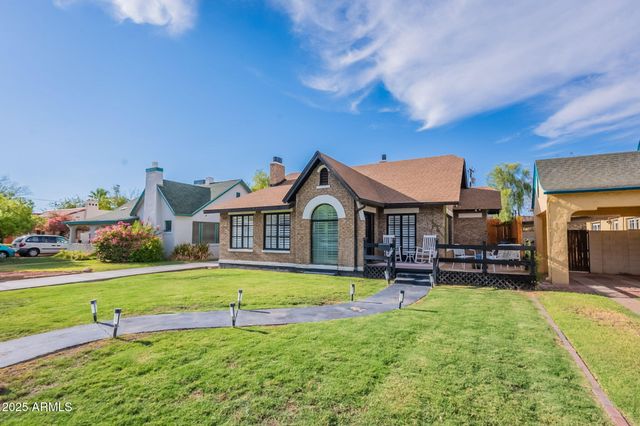 1126 W PORTLAND Street, Phoenix, AZ 85007