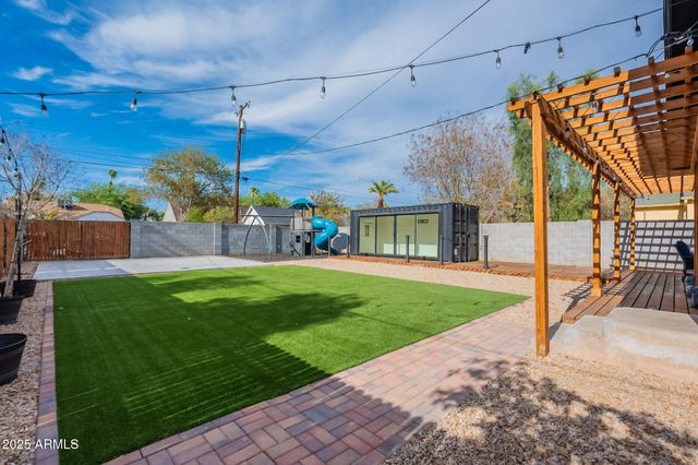 1126 W PORTLAND Street, Phoenix, AZ 85007