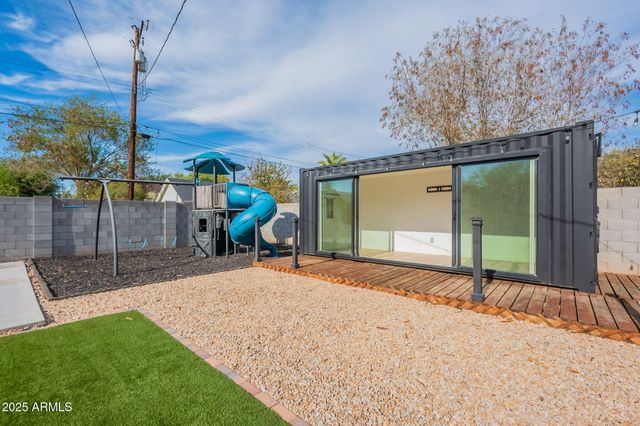 1126 W PORTLAND Street, Phoenix, AZ 85007