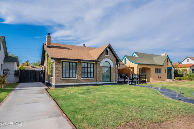 1126 W PORTLAND Street, Phoenix, AZ 85007