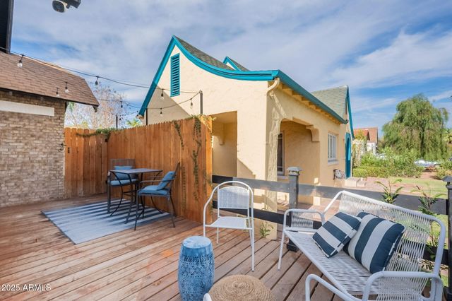 1126 W PORTLAND Street, Phoenix, AZ 85007