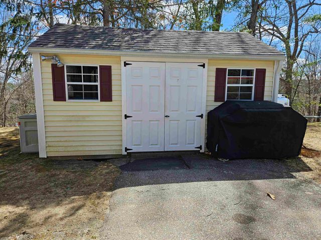 46 River Ledge Drive, Goffstown, NH 03045