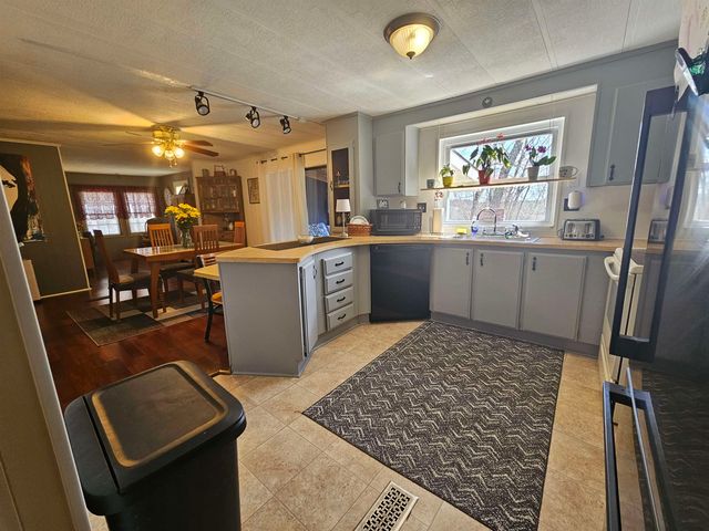 46 River Ledge Drive, Goffstown, NH 03045