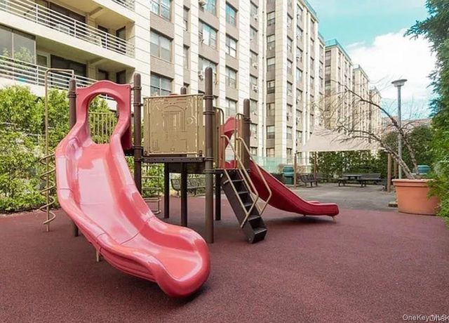 98-34 63rd Drive 4J, Rego Park, NY 11374