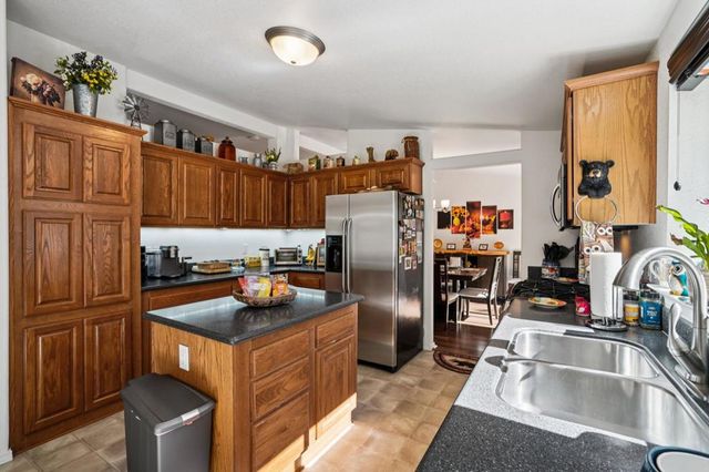 25001 Rim Rock Rd, Idyllwild, CA 92549