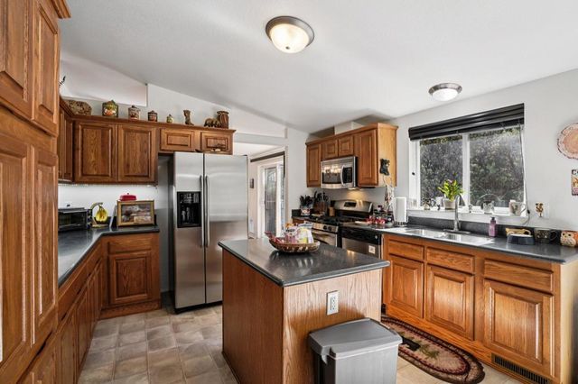 25001 Rim Rock Rd, Idyllwild, CA 92549