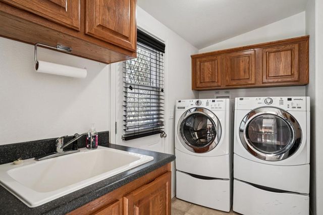 25001 Rim Rock Rd, Idyllwild, CA 92549