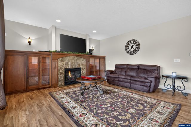 2274 Summerview Dr, Stayton, OR 97383