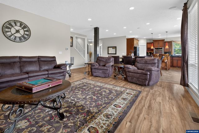 2274 Summerview Dr, Stayton, OR 97383