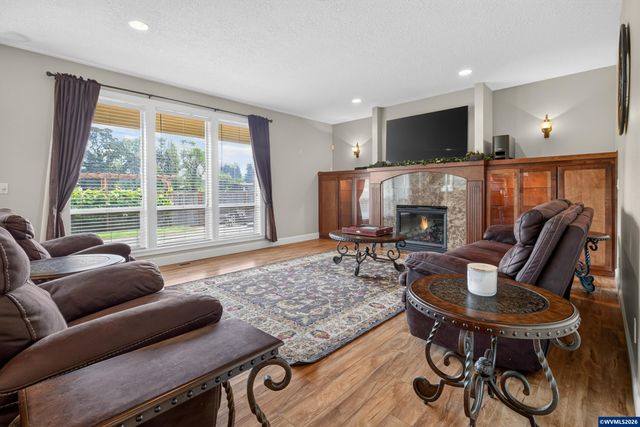 2274 Summerview Dr, Stayton, OR 97383