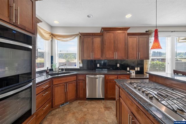 2274 Summerview Dr, Stayton, OR 97383