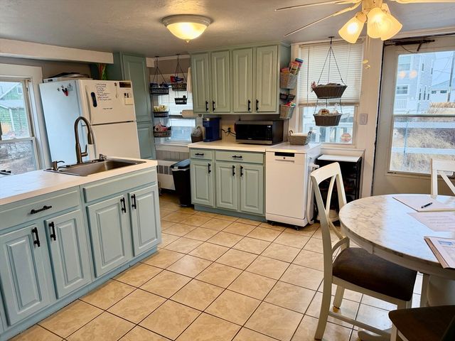 67 Taylor Ave, Plymouth, MA 02360